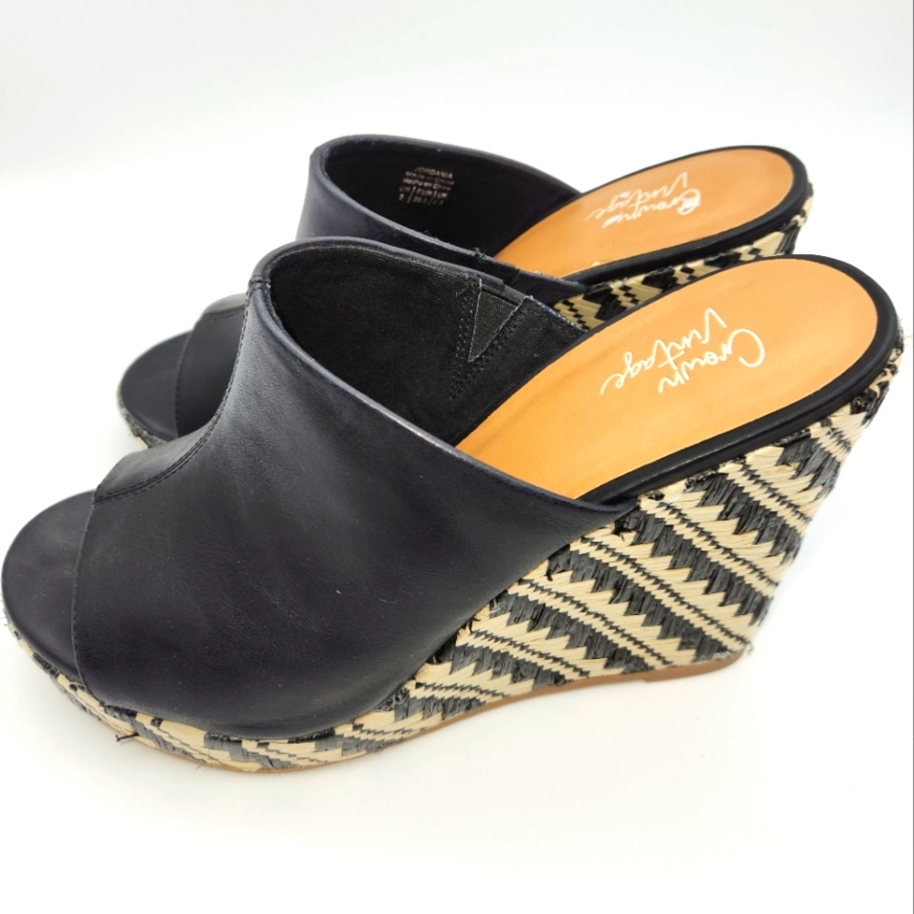 Crown Vintage Wedge size 8